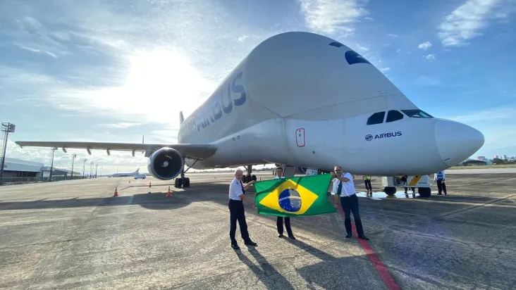 Avião Airbus Beluga pousa no Brasil pela 1ª vez; veja detalhes e curiosidades