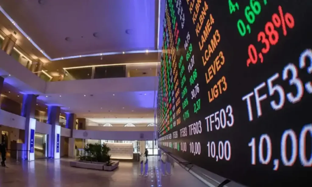 Bolsa sobe mais de 3% e encosta nos 172 mil pontos com recuos de Trump