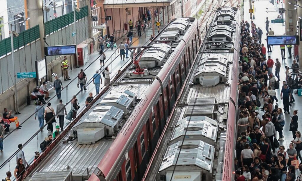 Trabalhadores das linhas 11, 12 e 13 da CPTM entram em greve