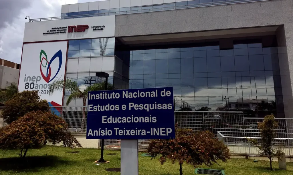 Cartões de inscrição no Enamed e Revalida estão disponíveis